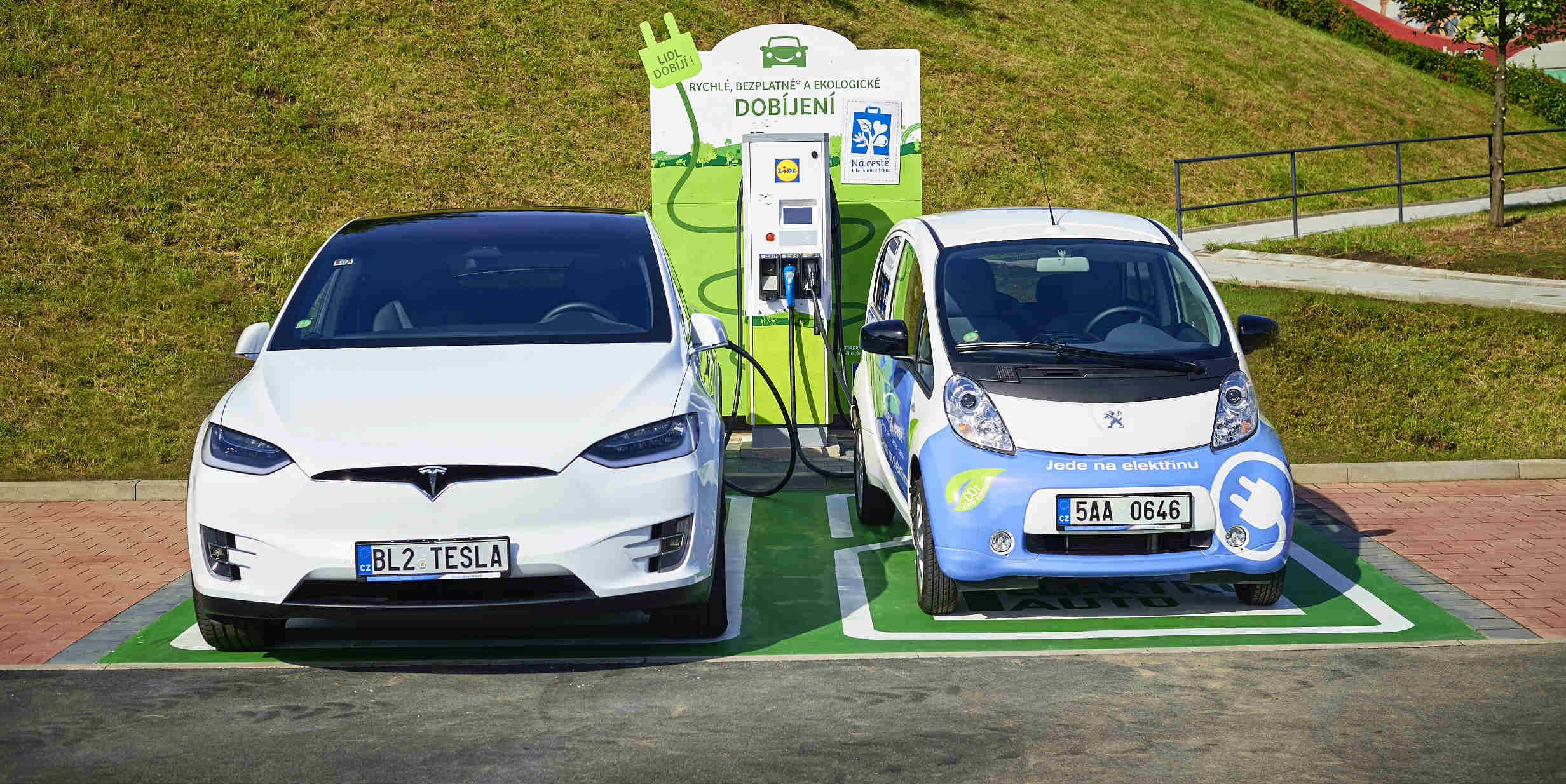 Электрические и бензиновые автомобили: Что лучше для окружающей среды